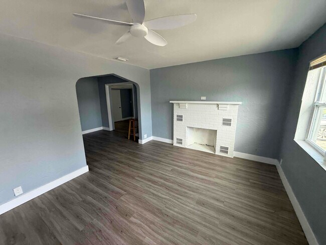 Photo - 4855 Fairfield Ave S