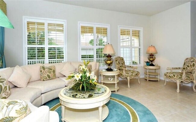 Photo - 4-bd, 4-bth in The Isles - One Of Palmer Ranch’s Most Sought After Community
