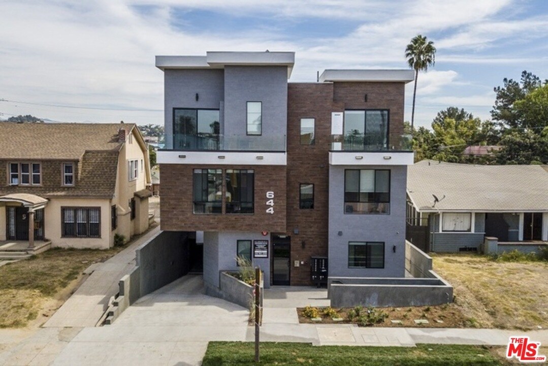 Photo - 644 Normandie Ave