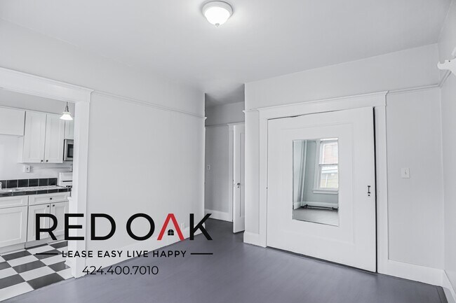 Photo - ~1 Month FREE~ Unique and Beautiful One-Be... Unit 22