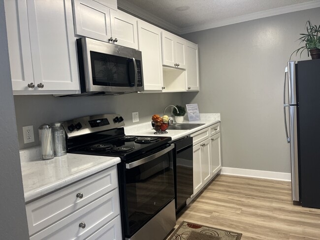 Chateau Manor Apartments