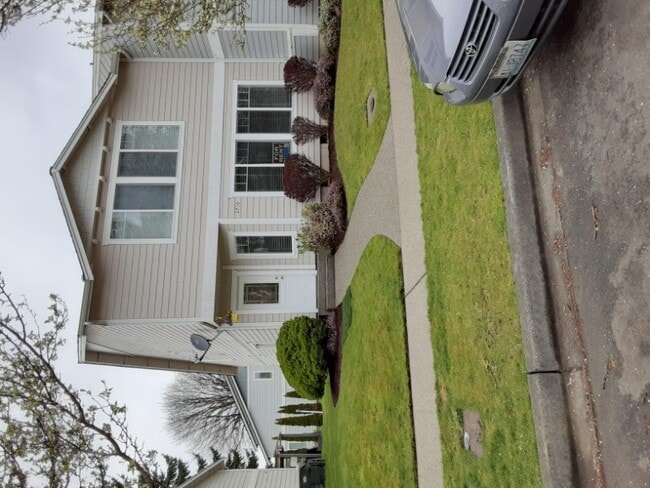 Building Photo - 2730 10th Ct SE
