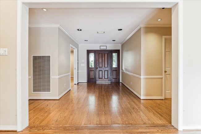 Photo - 5505 Holly Springs Dr