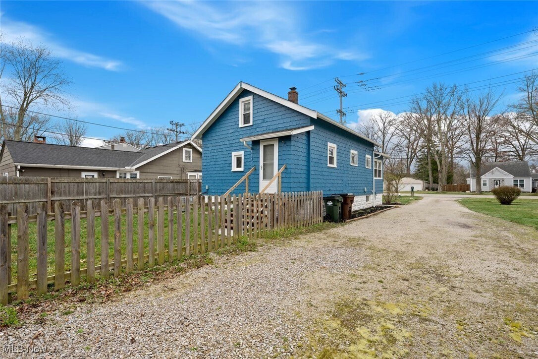 Photo - 27279 Dunford Rd