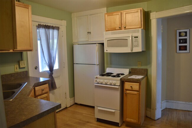 85-85 Hungerford Terrace Unit 2