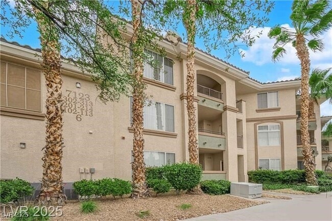 Photo - 7123 S Durango Dr Unidad 204 Rental