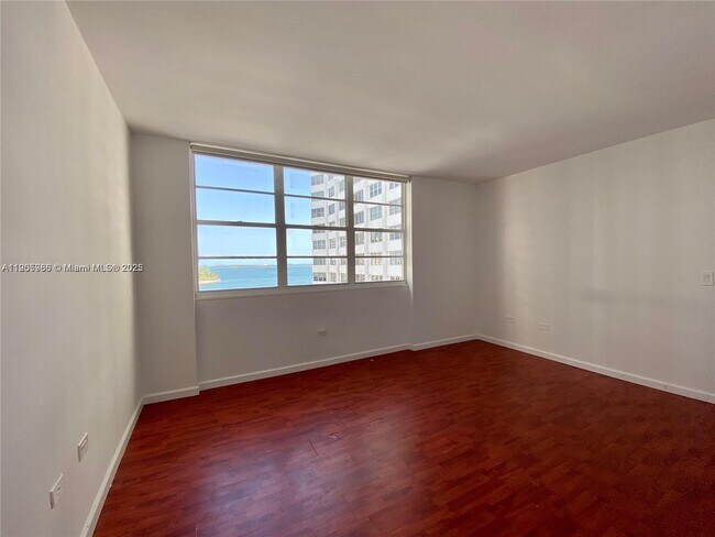 Photo - 825 Brickell Bay Dr Unit 742