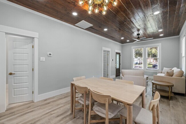 Photo - 3406 Ave Q 1/2