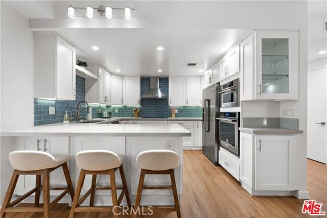 Building Photo - 321 S San Vicente Blvd Unit 507 Rental
