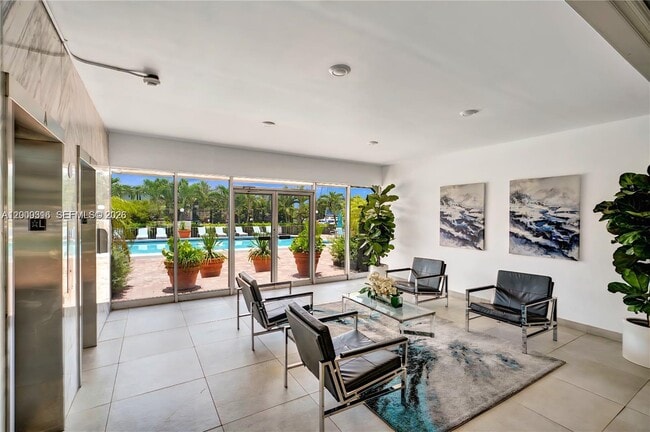 Photo - 401 Golden Isles Dr Unidad 801