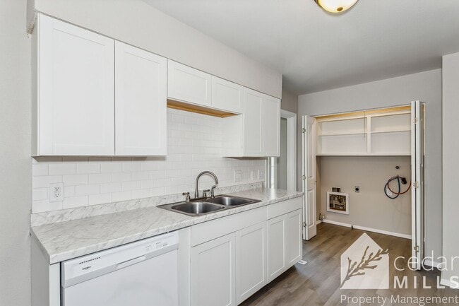 Photo - 3 Bedroom with Den and 2 Car Garage!