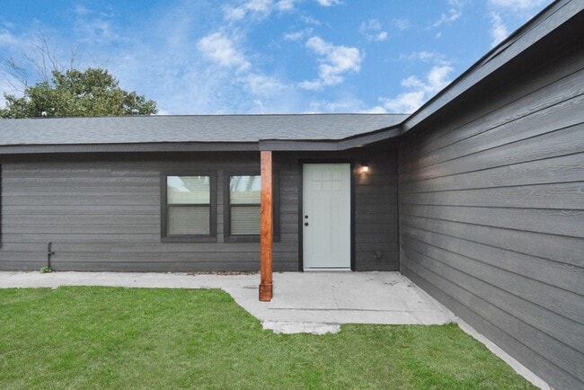 Photo - 262 1/2 De Boll St