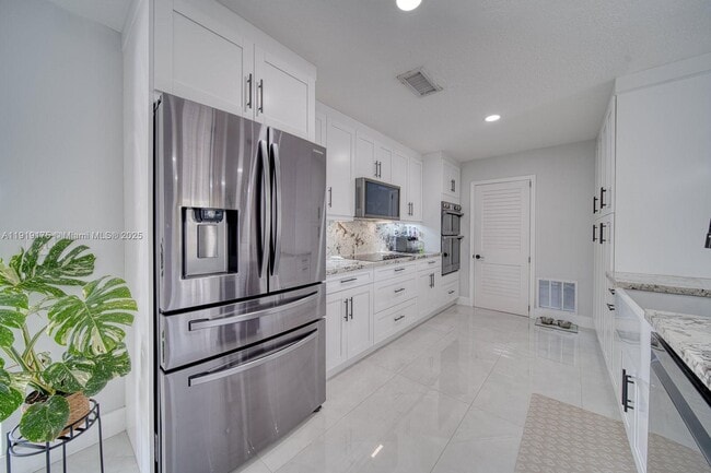 Photo - 10520 SW 46th Terrace