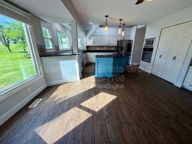 Photo - 15812 Cedarmill Dr