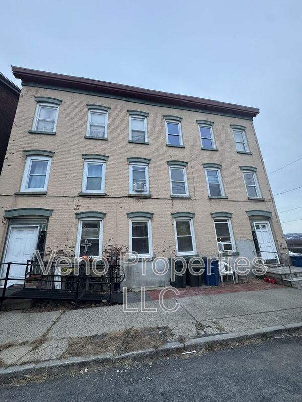 Building Photo - 1 Cataract St Rental