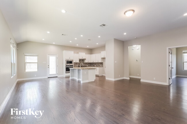 Photo - 1932 Cronus Bnd