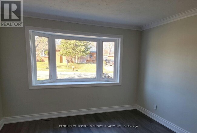 Photo - 1482 Fisher Ave