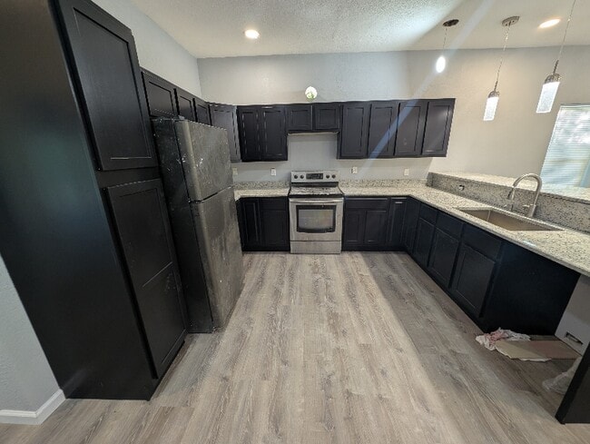 Photo - 118 Canadian St