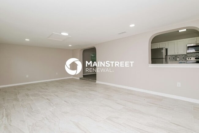 Photo - 4 Bedroom Pet-Friendly Home in Tampa, FL with Main Street Renewal