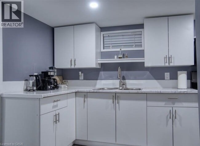 Photo - 651 Upper Ottawa St