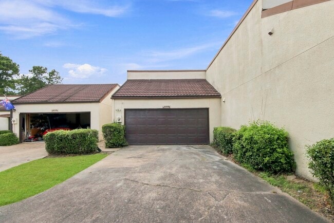 Building Photo - 20315 Sunny Shores Dr Unit B