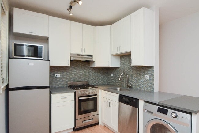 Photo - 511 W Belmont Ave Unidad 43