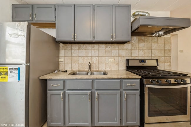 Photo - 8637 S Ingleside Ave Unidad 2