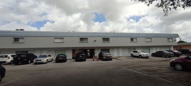 Photo - 7841 Johnson St