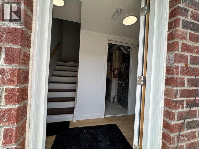 Photo - 113 HighRiver Trl