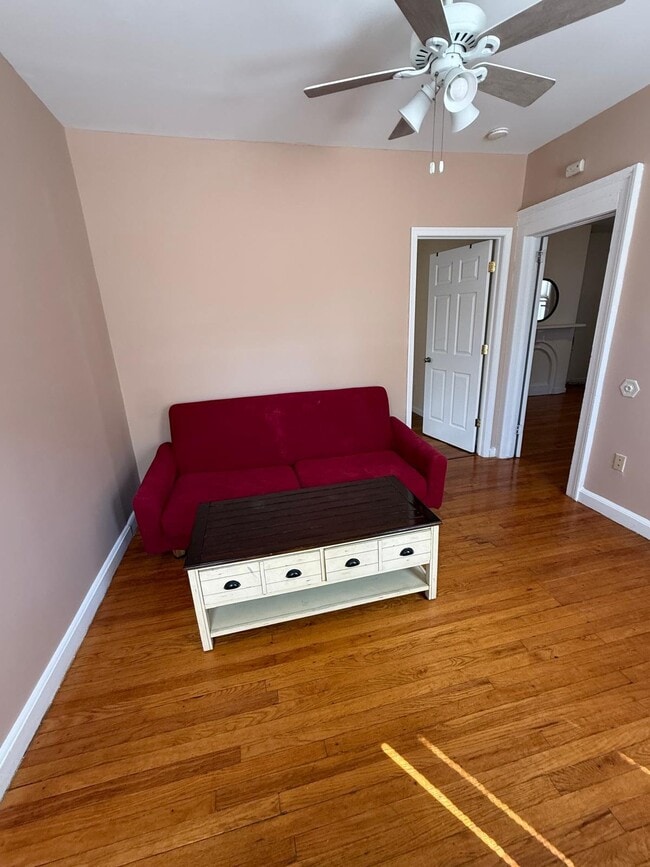 Photo - 53 Carman St