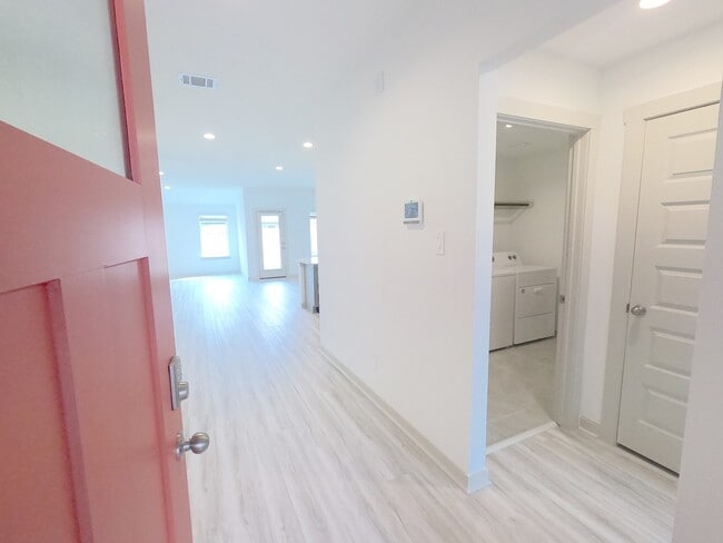 Photo - 1119 Hyde Lk Ln