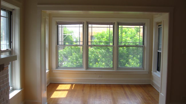 Photo - 1419 W Leland Ave