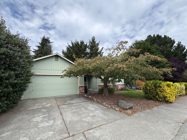 Photo - 1371 Fernwood Dr