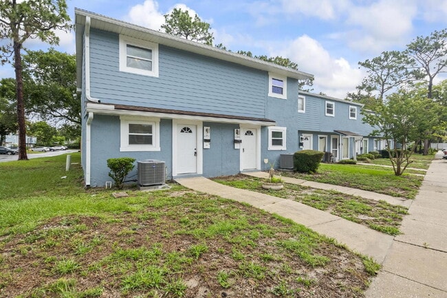 "Charming 2-Bed Townhouse with Modern Comf... - "Charming 2-Bed Townhouse with Modern Comf...