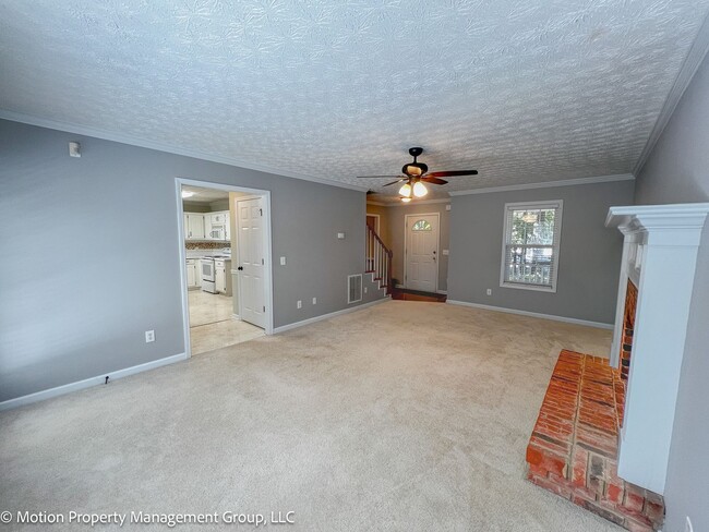 Photo - 861 Windward Rd