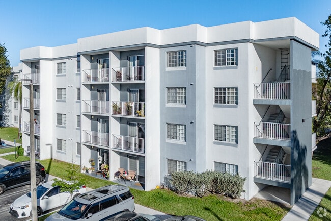 Building Photo - Villa Esperanza