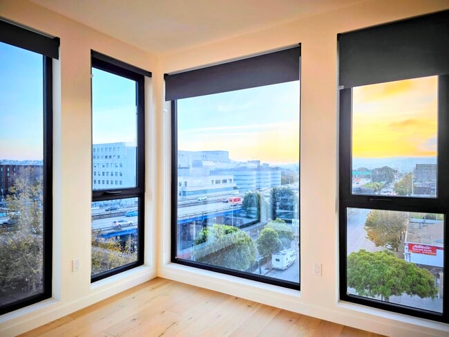 Photo - 395 6th St Unidad 707