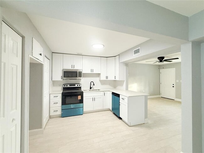 Photo - 14000 Miramar Ave