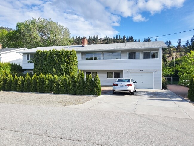 Building Photo - 4154 Lake Ave