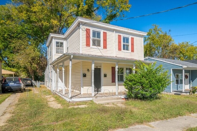 Photo - 929 Farmer St
