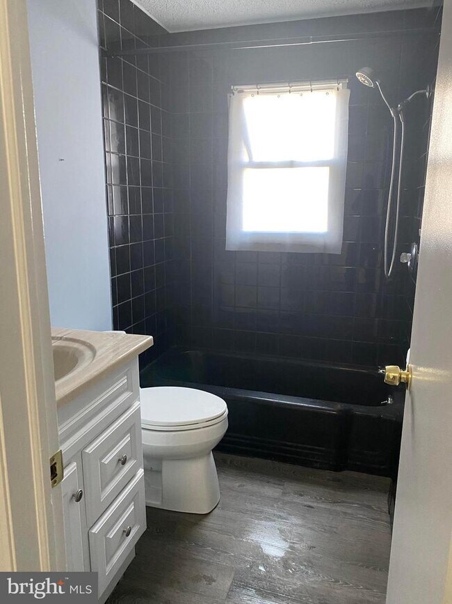 Photo - 101 Dartmouth Ave