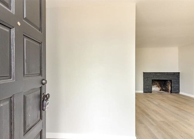 Photo - Beautiful 3 Bedroom Home on Spacious Lot in Federal Way