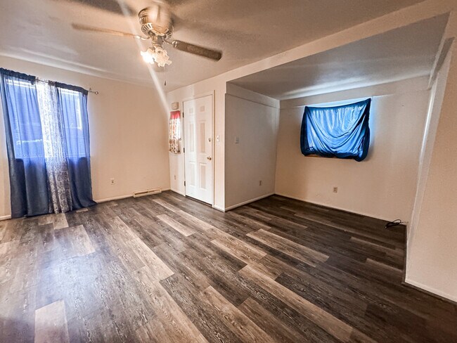 Photo - 2620 Kansas St