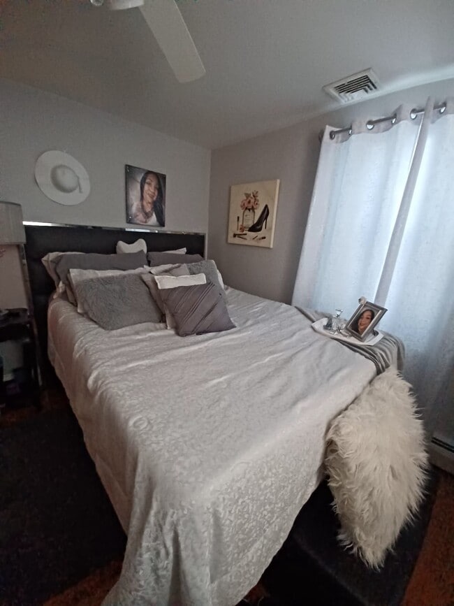 Building Photo - 41 Aldine St Unit Aldine