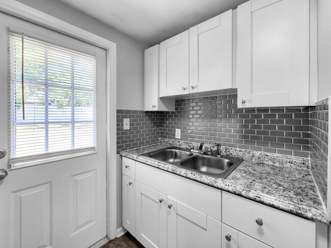 Photo - 2844 Homewood St