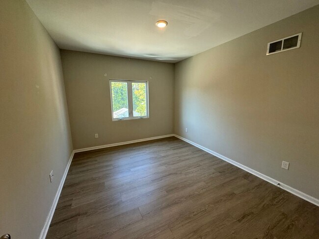 Photo - 16 N Centre St Unidad 4