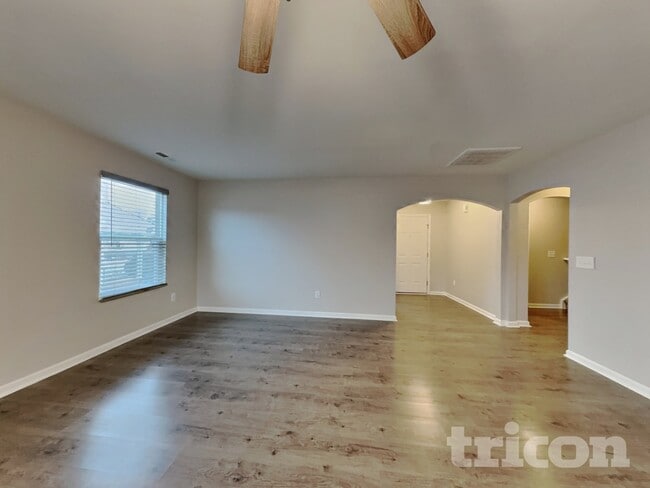 Photo - 5008 Shorthorn Way