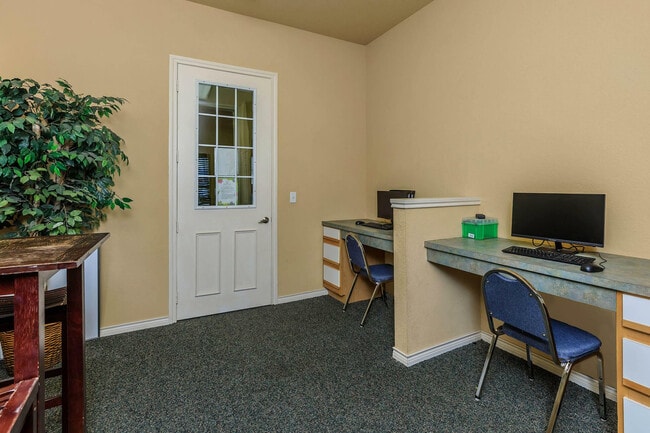 Centro de negocios en Limestone Ridge - Limestone Ridge