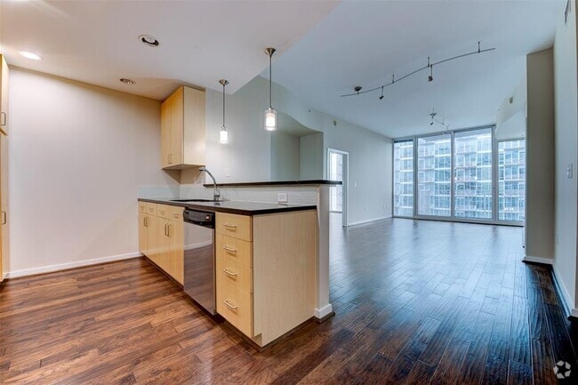 Building Photo - 5925 Almeda Rd Unit 2214 Rental