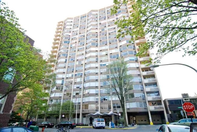 Building Photo - 555 W Cornelia Ave Unit 1501 Rental